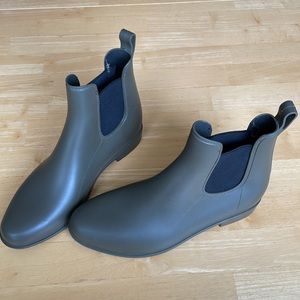 Women’s Chelsea rain boot